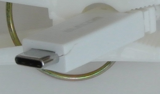 USBひび06W520.jpg